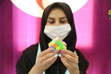 Tahran Sanal Rubik Karşılaşmaları'ndan kareler