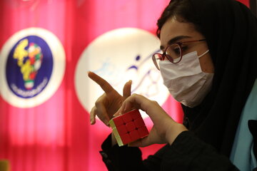 Tahran Sanal Rubik Karşılaşmaları'ndan kareler