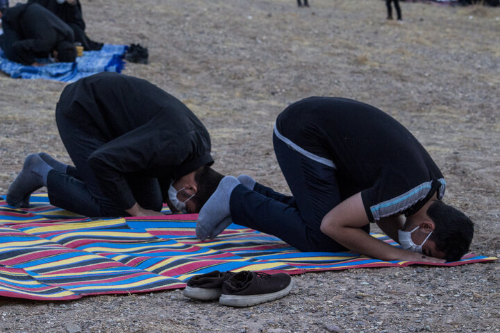 اقامه نماز ظهر عاشورا در البرز با رعایت پروتکل های بهداشتی