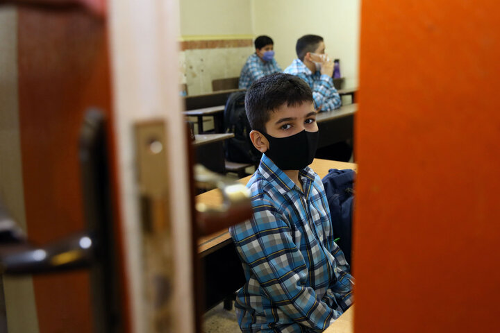 آیا مدارس با وجود کرونا باید بازگشایی شوند؟