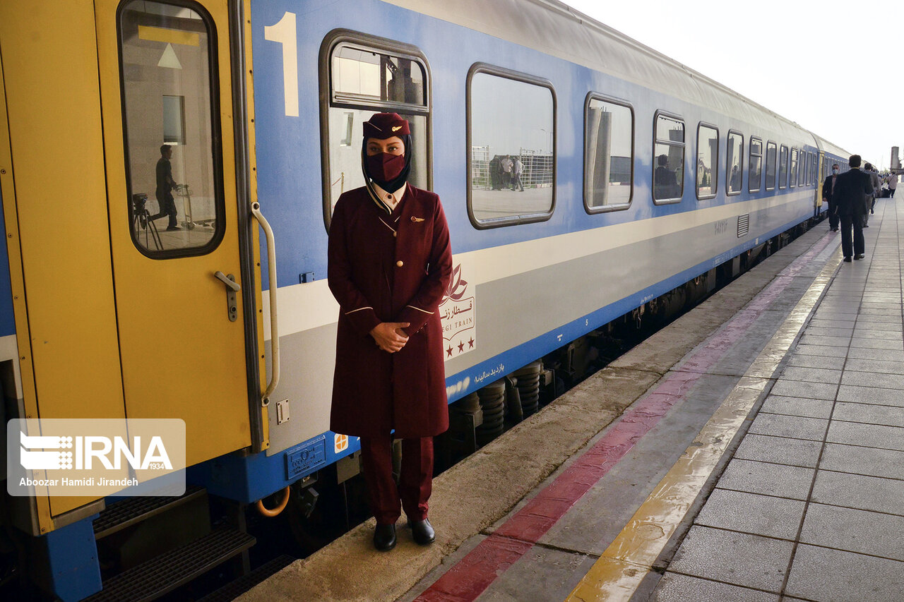 هفت رام قطار فوق العاده در مسیر تهران -مشهد برقرار شد