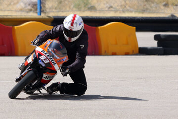 Competición de motociclismo y patinaje sobre ruedas en Tabriz 
