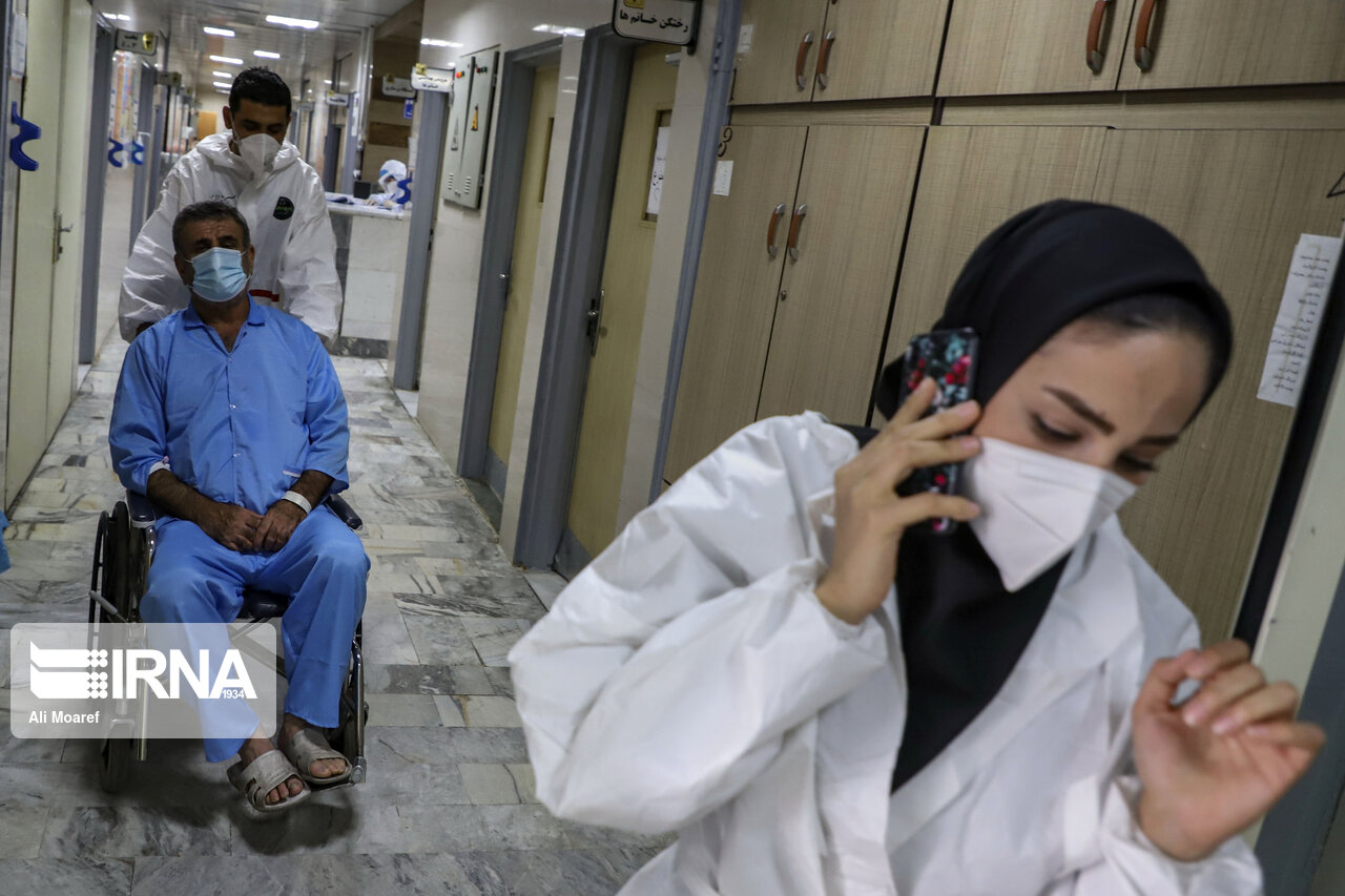 همیاران سلامت در بیمارستان‌های فارس به یاری بیماران کرونا شتافتند