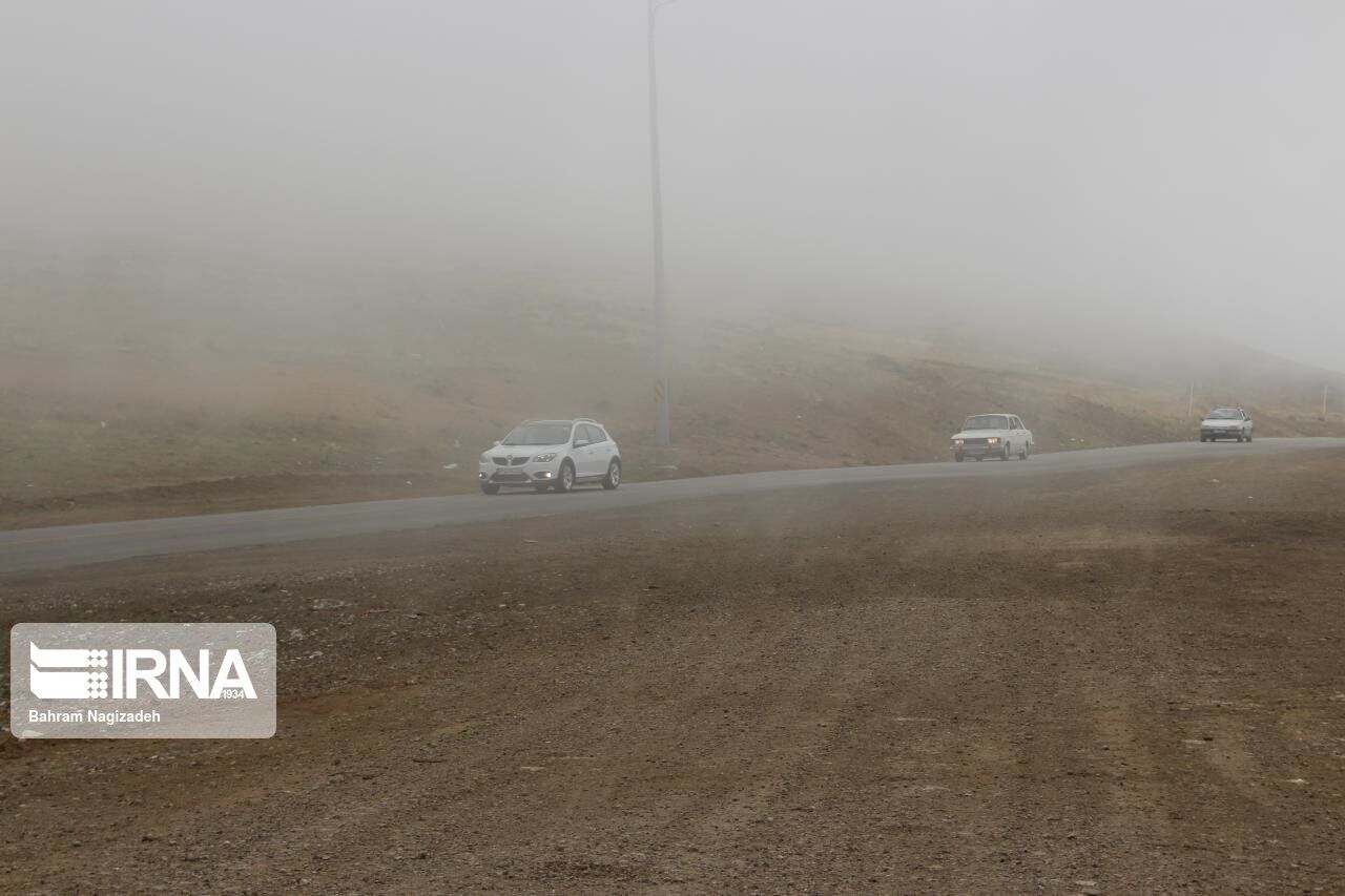 جاده های شمالی خراسان رضوی مه آلود است