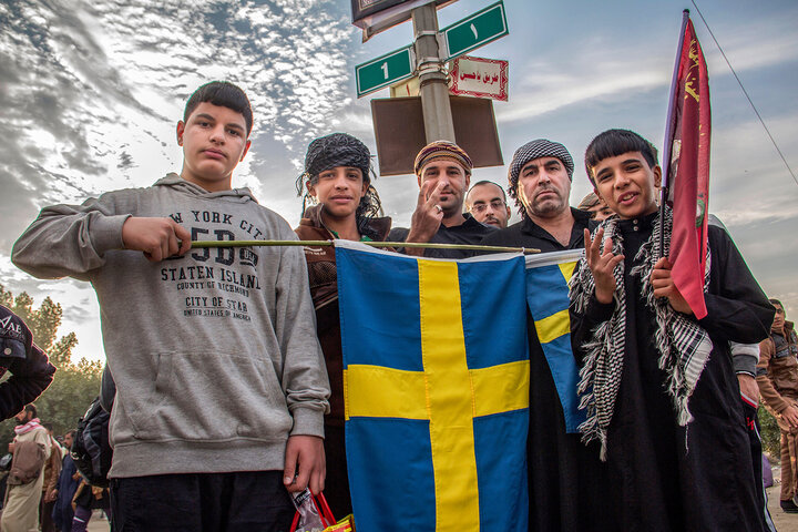 دلدادگان حسینی از سراسر جهان در پیاده روی اربعین