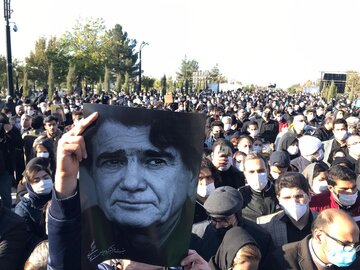 خاکسپاری خسرو آواز ایران