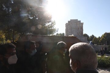 خاکسپاری خسرو آواز ایران