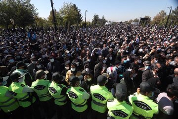 خاکسپاری خسرو آواز ایران