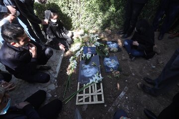 خاکسپاری خسرو آواز ایران