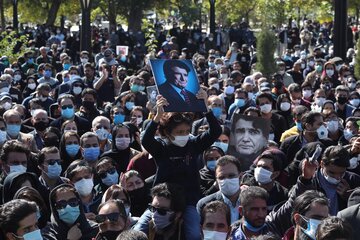 خاکسپاری خسرو آواز ایران