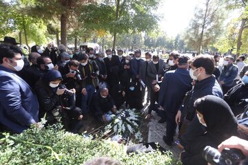 خاکسپاری خسرو آواز ایران