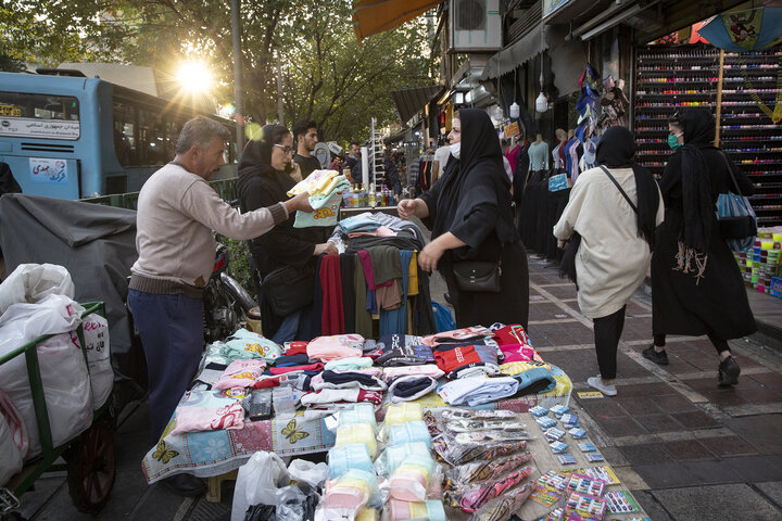 خطر شیوع کرونا با گسترش بساط دستفروشی در مازندران
