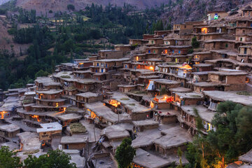İran'ın Ser Ağa Seyyid basamaklı köyünden kareler 
