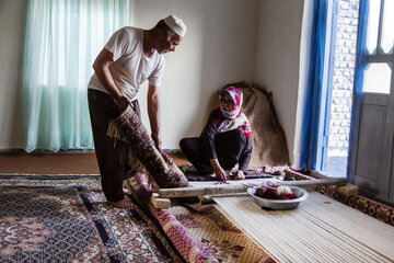 Türkmen kadıların halı dokumacılığı