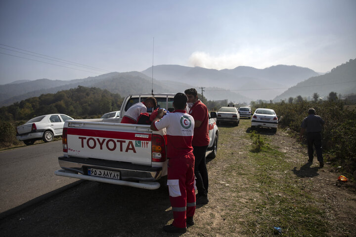 اعزام هفت تیم هلال احمر گلستان برای کمک به کنترل آتش‌سوزی جنگل کردکوی