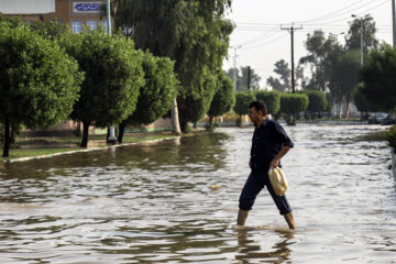 اهواز، همچنان در آب