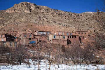 هدایایی برای دانش آموزان روستای «دلمی»