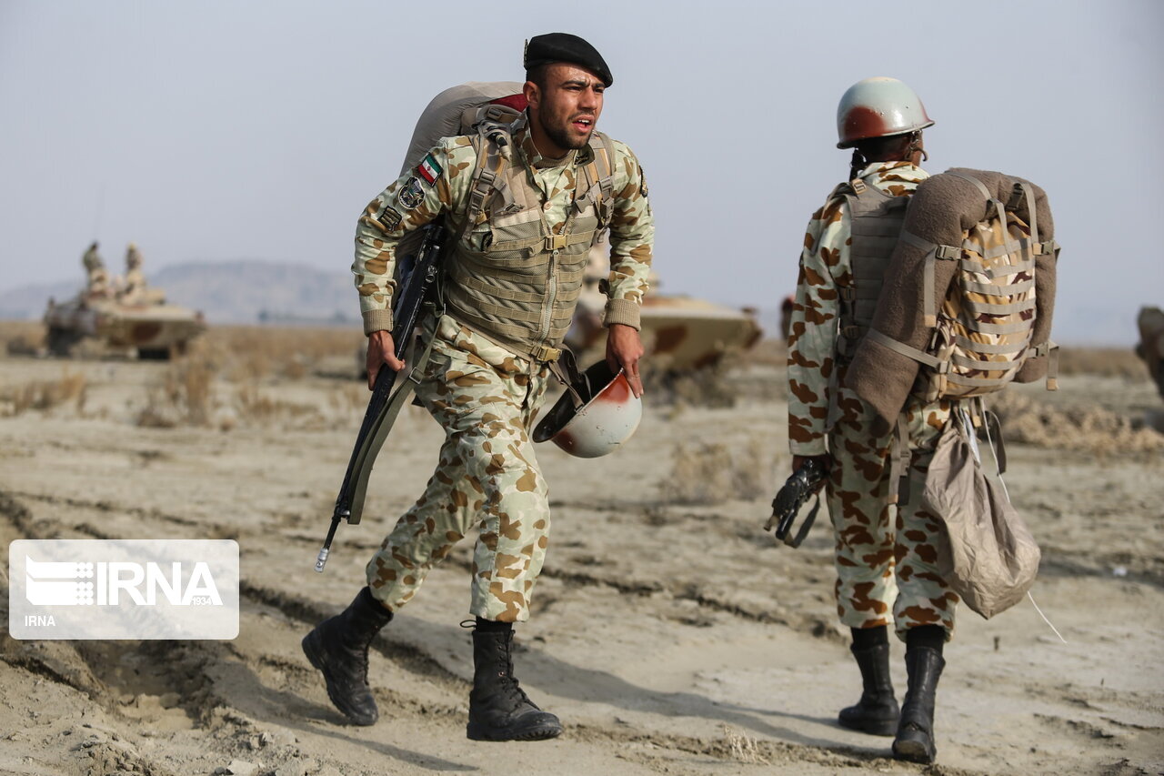 رزمایش الگوی گردان ارتش در منطقه عمومی پیرانشهر در حال اجرا است