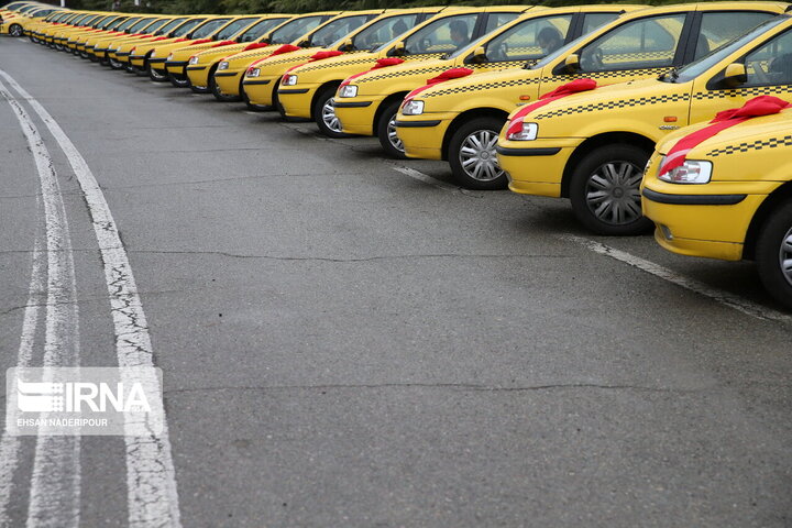 تفاهم‌نامه واگذاری هزار دستگاه تاکسی به مددجویان کمیته امداد سیستان و بلوچستان منعقد شد