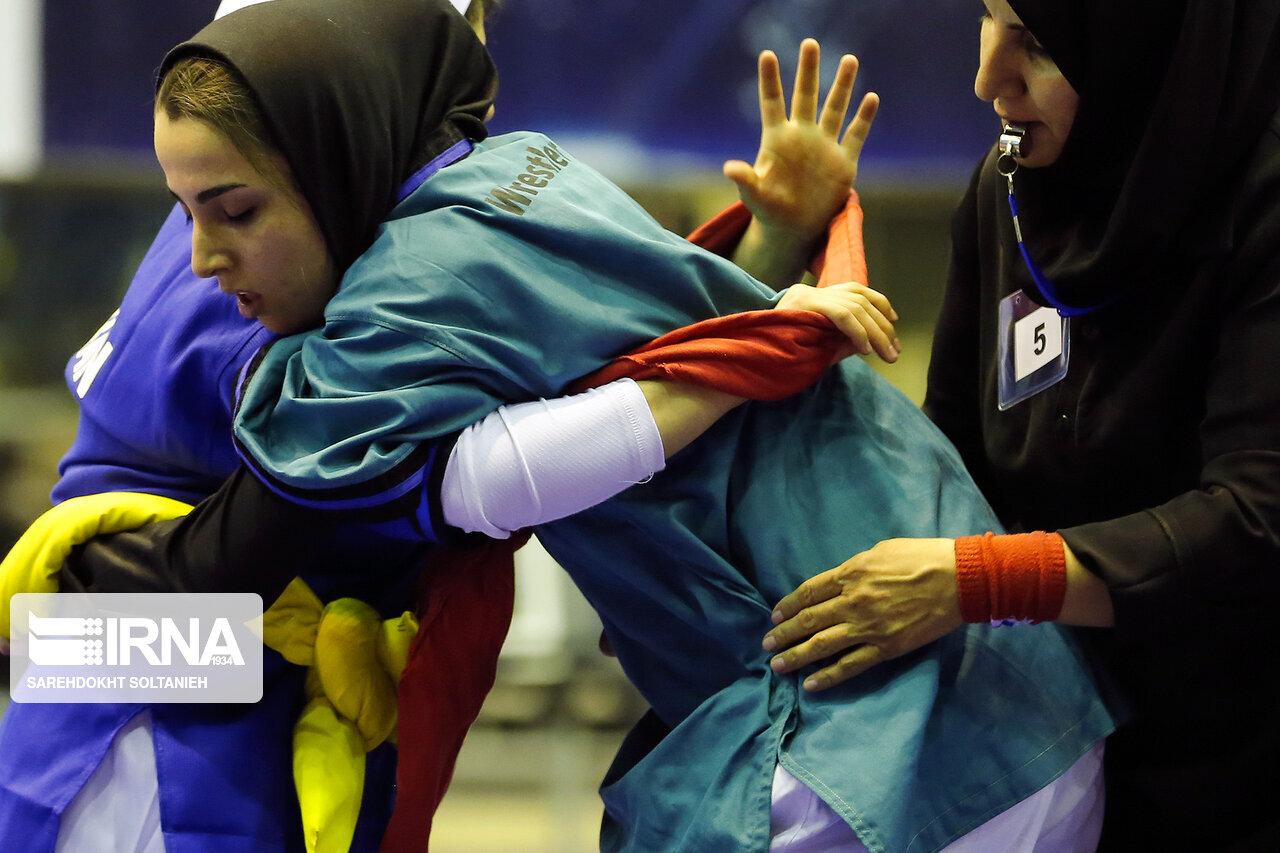 سرمربی کشتی زنان: در مسابقات قرقیزستان شانس کسب مدال را داریم