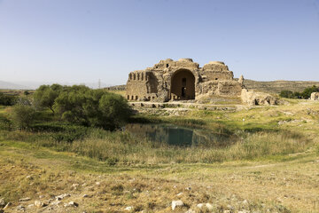 کاخ «اردشیر بابکان» یادگاری از دوران ساسانیان در فیروزآباد فارس