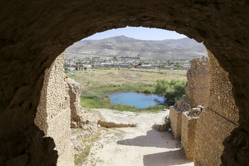 کاخ «اردشیر بابکان» یادگاری از دوران ساسانیان در فیروزآباد فارس