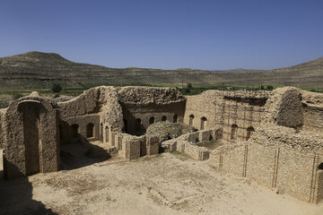 کاخ «اردشیر بابکان» یادگاری از دوران ساسانیان در فیروزآباد فارس