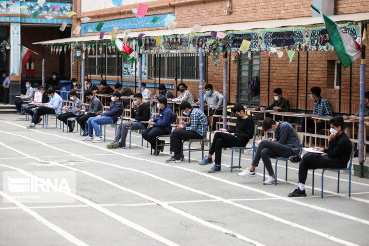 گلایه از سختی سوالها تا اتاقهای قرنطینه در حوزههای امتحانی تهران