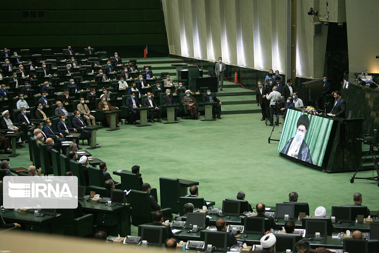 نمایندگان در بیانیهای از بیانات رهبر انقلاب اسلامی قدردانی کردند نمایندگان در بیانیهای از بیانات رهبر انقلاب اسلامی قدردانی کردند