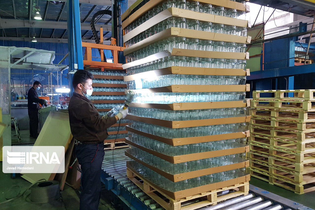 فعالیت واحدهای تولیدی سیرجان تا ۷۰ درصد ظرفیت است فعالیت واحدهای تولیدی سیرجان تا ۷۰ درصد ظرفیت است