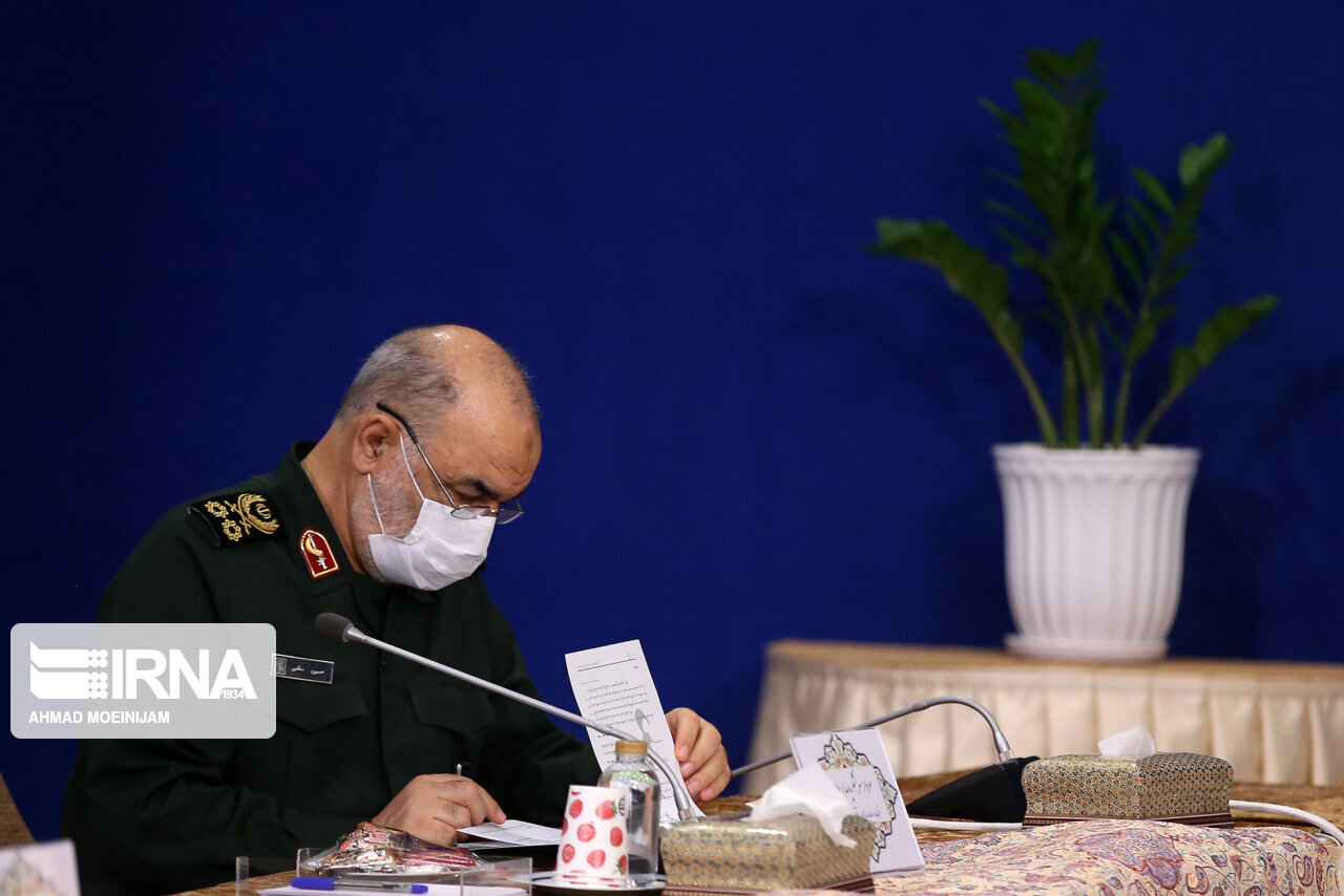 فرمانده کل سپاه، هفته نیروی انتظامی را تبریک گفت فرمانده کل سپاه، هفته نیروی انتظامی را تبریک گفت