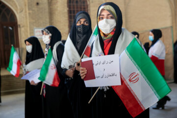 دشمنان منتظر سیلی دوم ملت ایران باشند