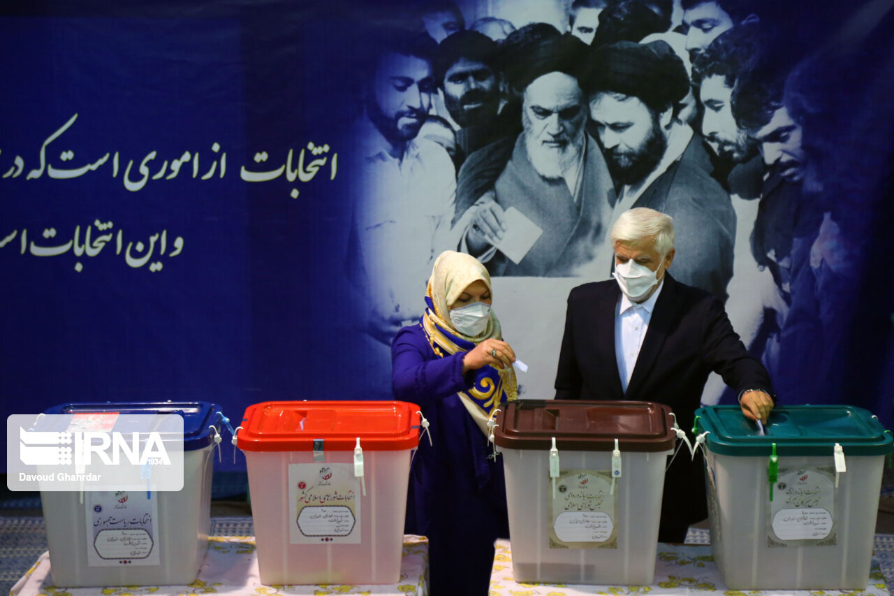 عارف: انتخابات با صندوق رای تعریف می‌شود