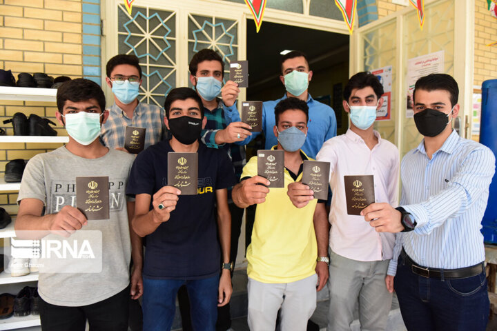 حال و هوای انتخابات با رایاولیها/ملاکهای بهترین رئیسجمهور از نظر این جوانان چیست؟