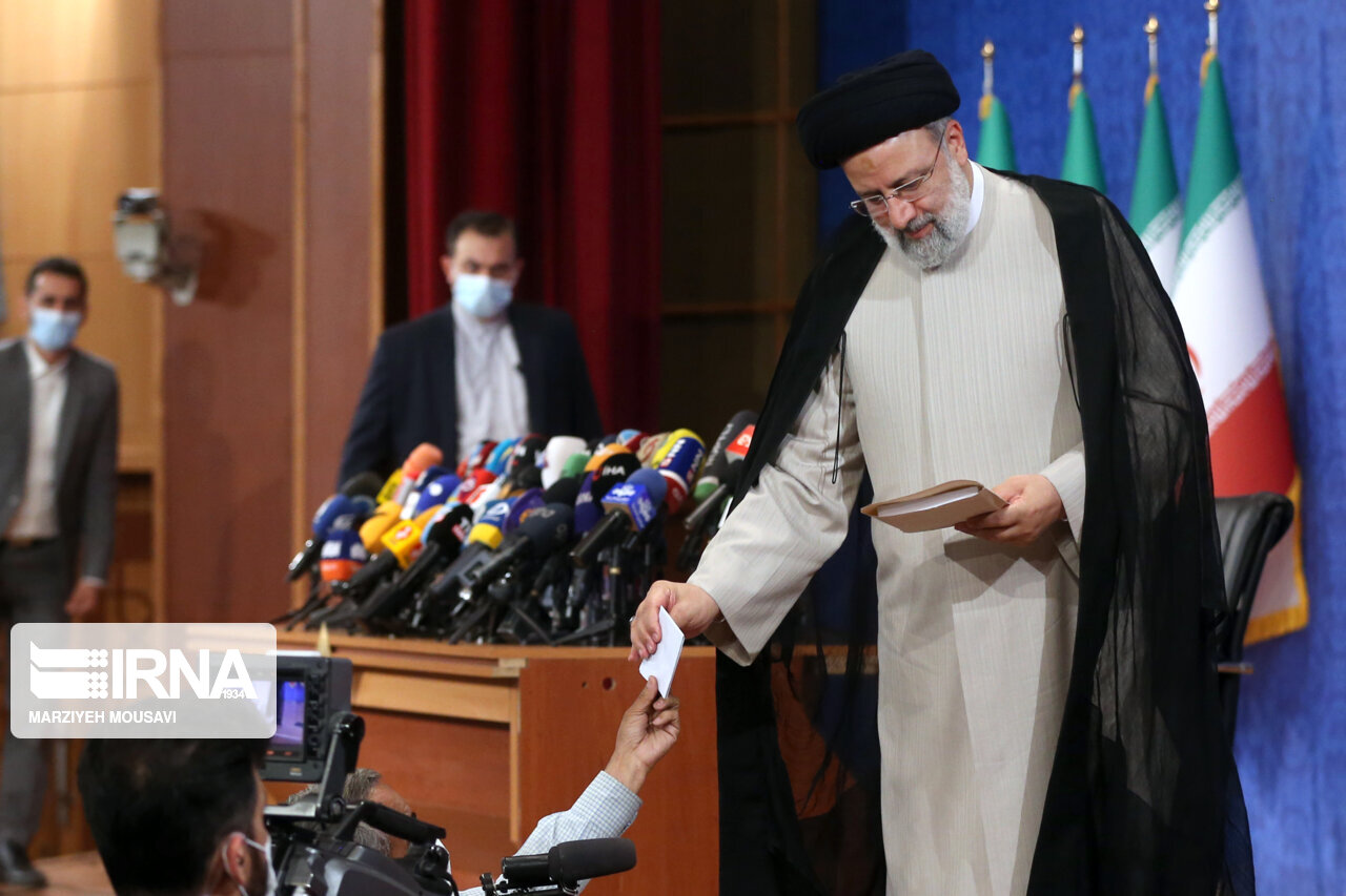 چشمانداز چهار سال پیش رو، نگاهی به وعده های رئیس جمهوری منتخب چشمانداز چهار سال پیش رو، نگاهی به وعده های رئیس جمهوری منتخب