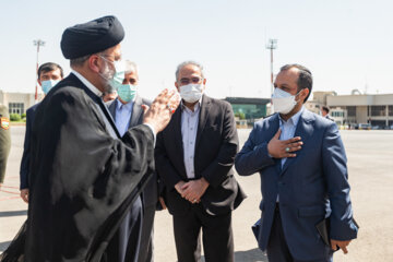 Cérémonie de départ du Président Raissi à l'aéroport de Mehrabad en visite d'État au Tadjikistan et pour participer au sommet de l'OCS