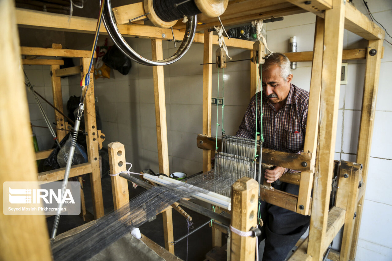 بیش از ۱۴ میلیارد تومان تسهیلات به فعالان صنایع دستی کردستان پرداخت شد بیش از ۱۴ میلیارد تومان تسهیلات به فعالان صنایع دستی کردستان پرداخت شد
