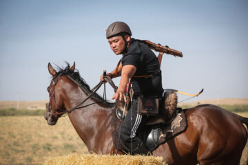 رقابت های بین المللی کمانگیری بر روی اسب
