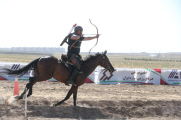 رقابت های بین المللی کمانگیری بر روی اسب