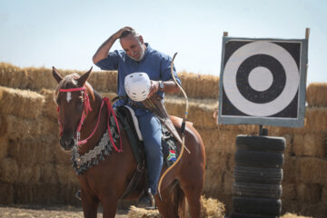 رقابت های بین المللی کمانگیری بر روی اسب
