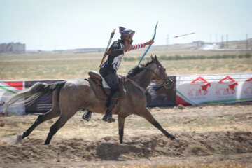 رقابت های بین المللی کمانگیری بر روی اسب