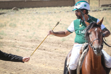 رقابت های بین المللی کمانگیری بر روی اسب