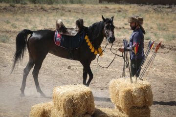 رقابت های بین المللی کمانگیری بر روی اسب
