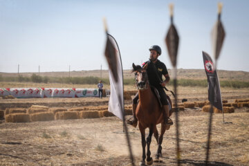 رقابت های بین المللی کمانگیری بر روی اسب