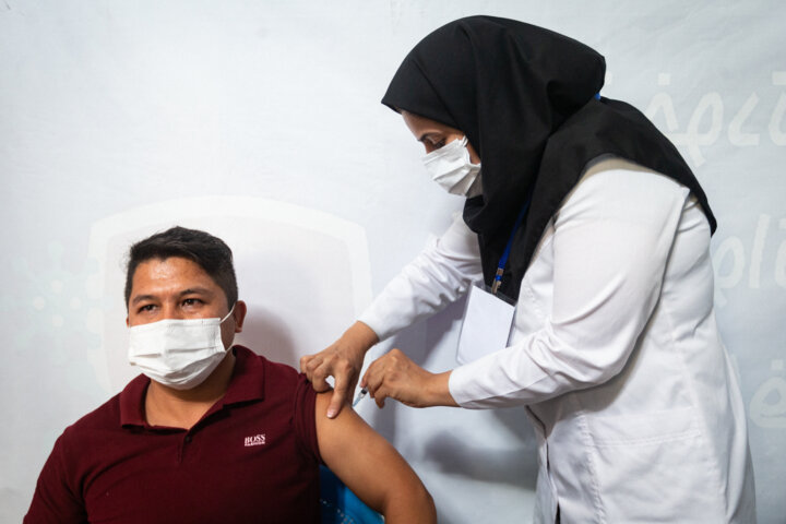 ۷۵درصد جمعیت زیر پوشش دانشگاه علوم پزشکی سمنان دز اول واکسن کرونا زدند