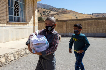 هجوم ریزگردها موجب غیر حضوری شدن مدارس روستایی سرخس شد