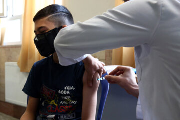 فرصت طلایی واکسیناسیون در سیر نزولی پیک‌های کرونا