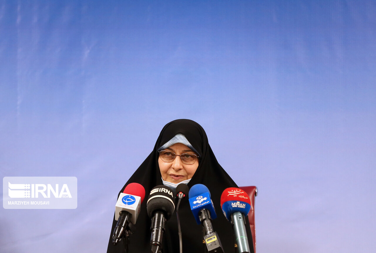 زنان محور اصلی تغذیه سالم و زندگی پاک خانواده هستند