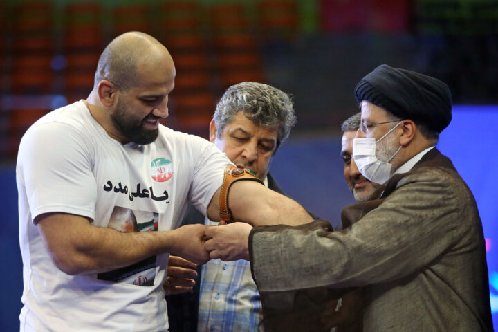 شهید جمهور، مردی در کنار ورزش