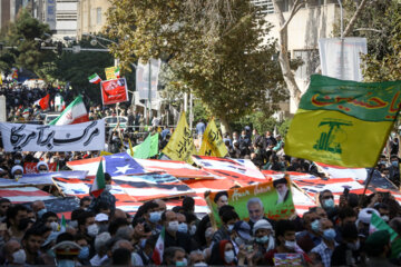 ملت ایران حمایت خود را از آرمان‌های انقلاب اسلامی و گروه‌های مقاومت فلسطینی اعلام کنند